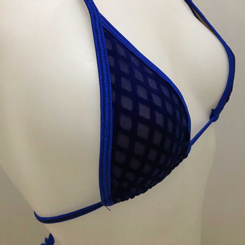 Bikini - Picture 3 of 6